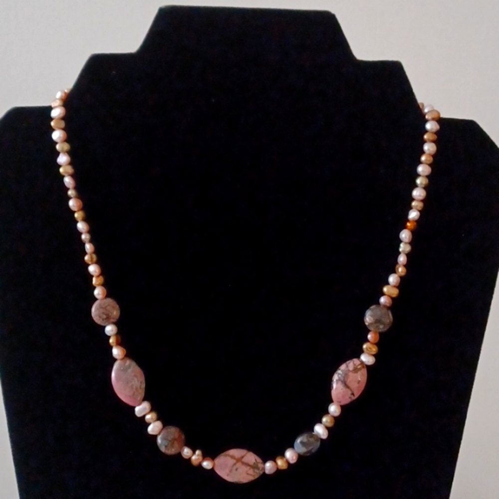 Mixed Agate Beaded Necklace